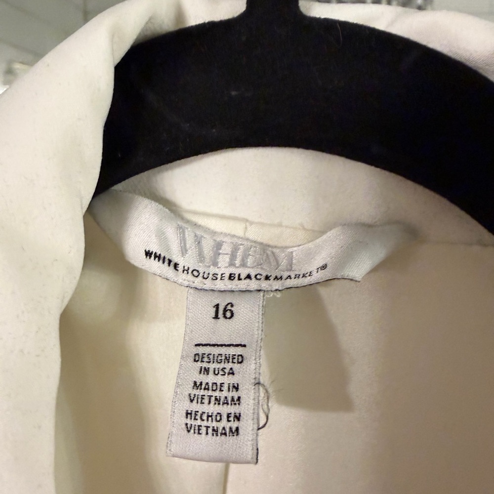 White House Black Market‎ white jacket with black piping -16 - Picture 2 of 7